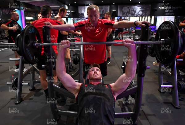 280622 - Wales Rugby Gym Session - John Ashby and James Ratti during a weights session