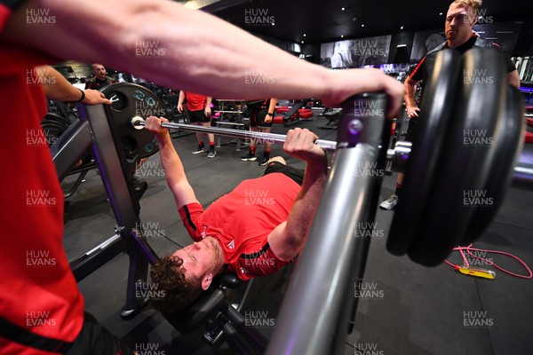 280622 - Wales Rugby Gym Session - Will Rowlands during a weights session
