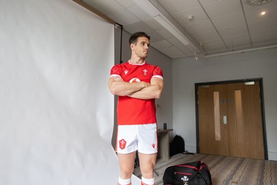 090625 - Wales Rugby Squad Portraits - Behind the Scenes - Kieran Hardy