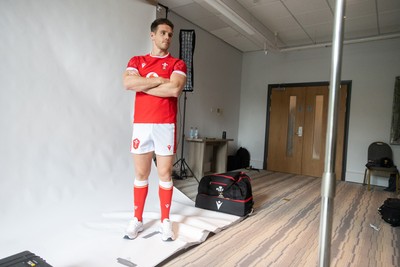 090625 - Wales Rugby Squad Portraits - Behind the Scenes - Kieran Hardy