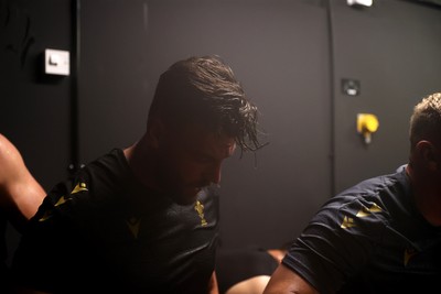130625 - Picture shows the Welsh Rugby team during extreme heat training, where the air temperature was 388 degrees celsius and 857 humidity - Johnny Williams during training