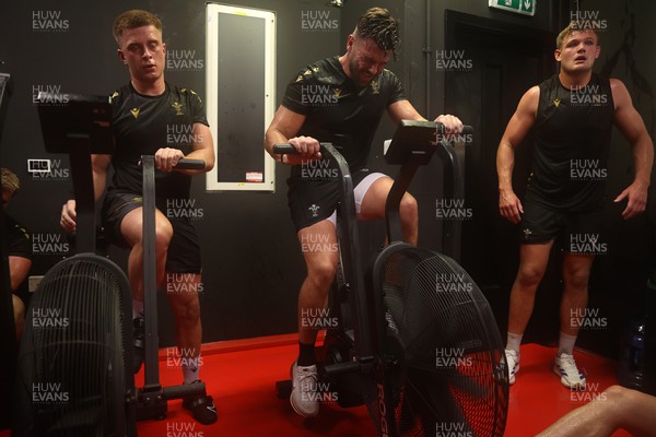 130625 - Picture shows the Welsh Rugby team during extreme heat training, where the air temperature was 388 degrees celsius and 857 humidity - Johnny Williams during training
