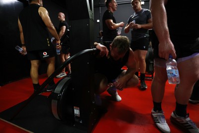 230625 - Wales Rugby Training in the heat chamber - Dewi Lake during training