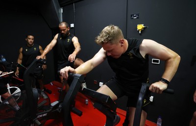 230625 - Wales Rugby Training in the heat chamber - Sam Costelow during training