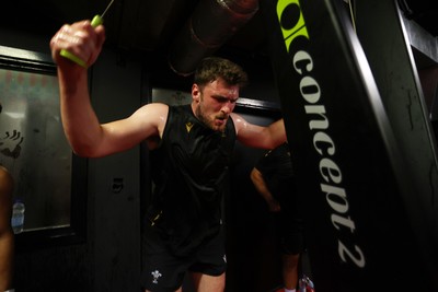 230625 - Wales Rugby Training in the heat chamber - James Ratti during training