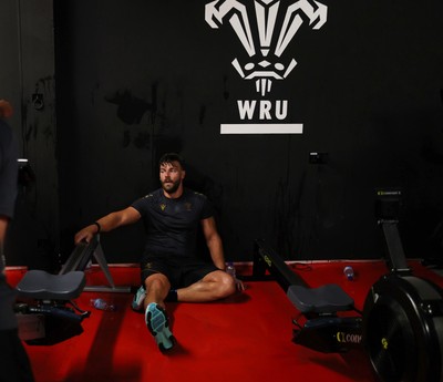 230625 - Wales Rugby Training in the heat chamber - Johnny Williams during training