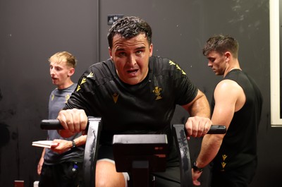 230625 - Wales Rugby Training in the heat chamber - Chris Coleman during training