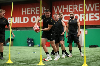 230625 - Wales Rugby Training in the heat chamber - Elliot Dee during training