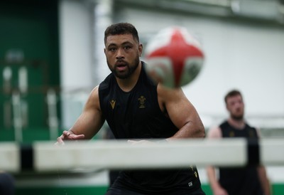 230625 - Wales Rugby Training in the heat chamber - Taulupe Faletau during training