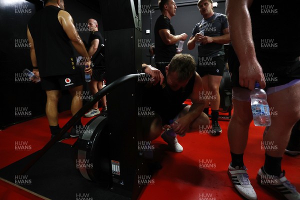 230625 - Wales Rugby Training in the heat chamber - Dewi Lake during training