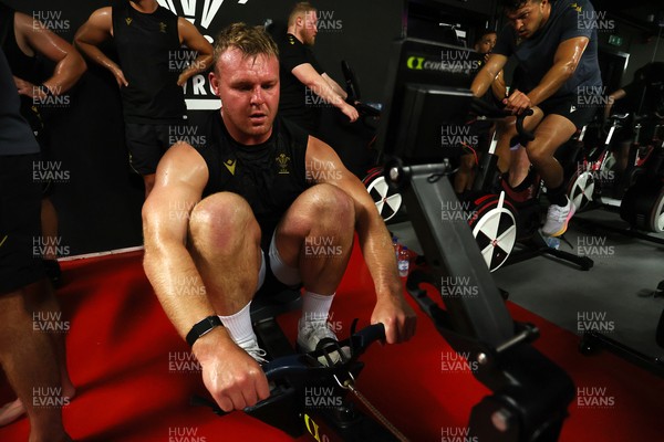 230625 - Wales Rugby Training in the heat chamber - Dewi Lake during training