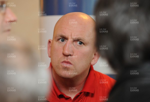 10.03.09 - Wales Rugby Wales defence coach Shaun Edwards speaks to the media ahead of his side's Six Nations match against Italy 