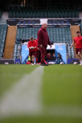 060226 - Wales Rugby kicking session at Twickenham ahead of their first Six Nations game against England - Darren Joy