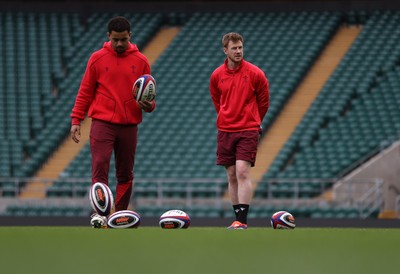 060226 - Wales Rugby kicking session at Twickenham ahead of their first Six Nations game against England - Rhys Patchell, Kicking Coach during training