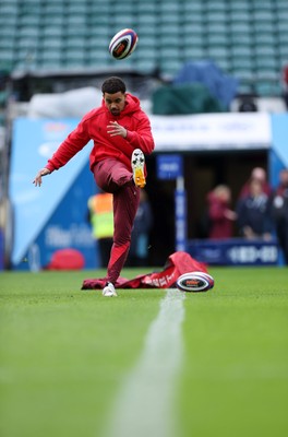 060226 - Wales Rugby kicking session at Twickenham ahead of their first Six Nations game against England - Ben Thomas during training