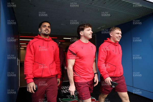 060226 - Wales Rugby kicking session at Twickenham ahead of their first Six Nations game against England - Ben Thomas, Dan Edwards and Sam Costelow