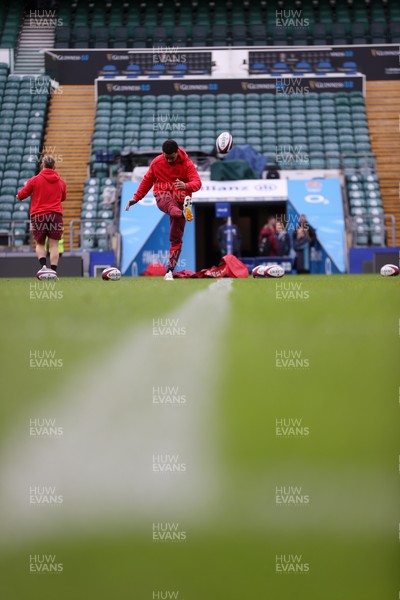 060226 - Wales Rugby kicking session at Twickenham ahead of their first Six Nations game against England - Ben Thomas during training