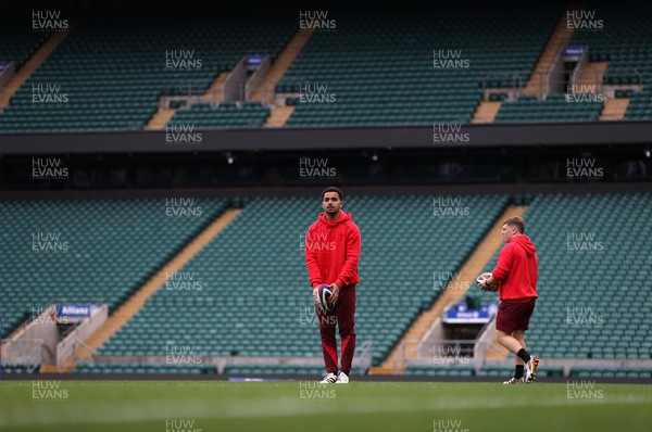 060226 - Wales Rugby kicking session at Twickenham ahead of their first Six Nations game against England - Ben Thomas during training