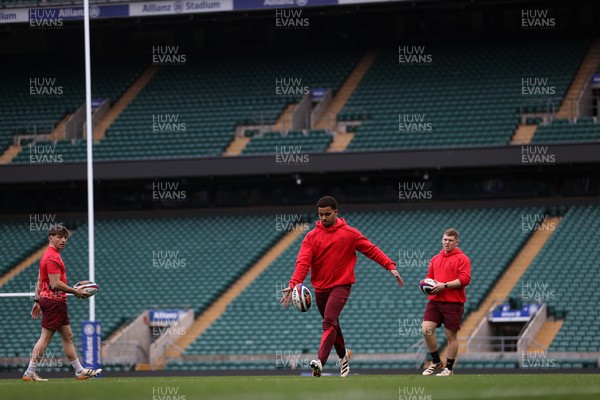 060226 - Wales Rugby kicking session at Twickenham ahead of their first Six Nations game against England - Ben Thomas during training