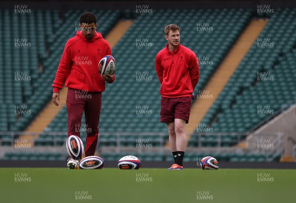 060226 - Wales Rugby kicking session at Twickenham ahead of their first Six Nations game against England - Rhys Patchell, Kicking Coach during training