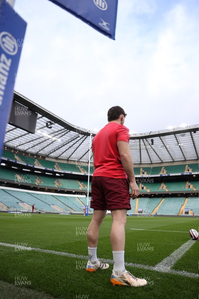 060226 - Wales Rugby kicking session at Twickenham ahead of their first Six Nations game against England - Dan Edwards during training
