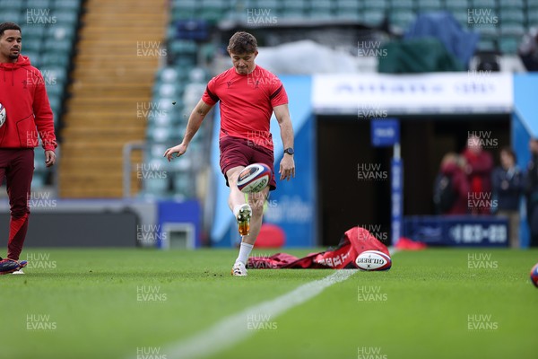 060226 - Wales Rugby kicking session at Twickenham ahead of their first Six Nations game against England - Dan Edwards during training