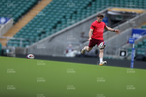 060226 - Wales Rugby kicking session at Twickenham ahead of their first Six Nations game against England - Dan Edwards during training