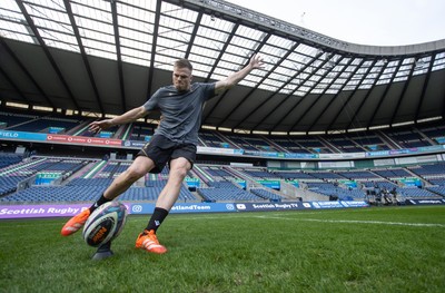 070325 - Wales Rugby Kickers Session at Murrayfield ahead of their 6 Nations game against Scotland tomorrow - Gareth Anscombe during training