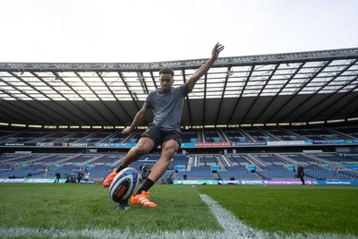 070325 - Wales Rugby Kickers Session at Murrayfield ahead of their 6 Nations game against Scotland tomorrow - Ben Thomas during training