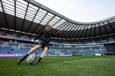 070325 - Wales Rugby Kickers Session at Murrayfield ahead of their 6 Nations game against Scotland tomorrow - Jarrod Evans during training