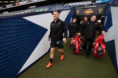 070325 - Wales Rugby Kickers Session at Murrayfield ahead of their 6 Nations game against Scotland tomorrow - Gareth Anscombe during training