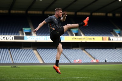 070325 - Wales Rugby Kickers Session at Murrayfield ahead of their 6 Nations game against Scotland tomorrow - Gareth Anscombe during training