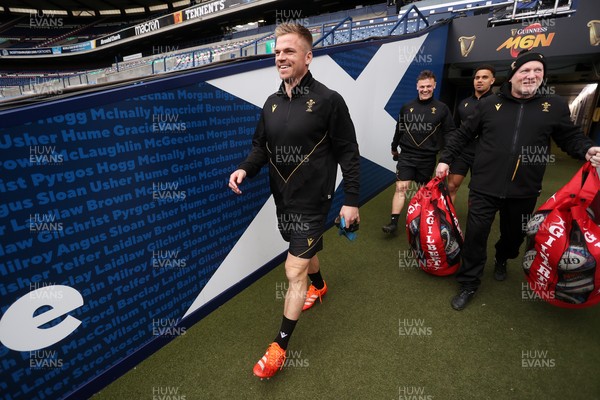 070325 - Wales Rugby Kickers Session at Murrayfield ahead of their 6 Nations game against Scotland tomorrow - Gareth Anscombe during training