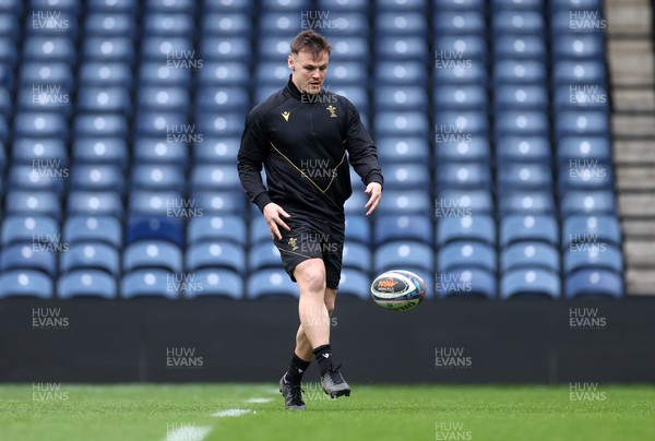 070325 - Wales Rugby Kickers Session at Murrayfield ahead of their 6 Nations game against Scotland tomorrow - Jarrod Evans during training