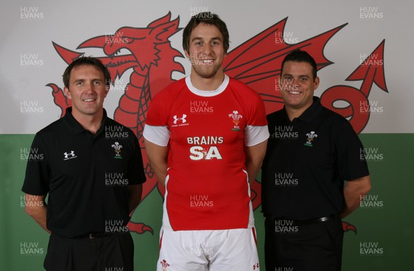 16.10.08 Wales rugby new kit launch... Mike Dodds (UK Sales manager), Ryan Jones and Blair Tripodi (Under Amour Director of International Marketing) 