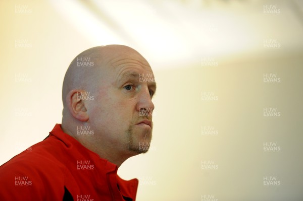 040213 - Wales Rugby Media Interviews -Wales defence coach Shaun Edwards talks to reporters