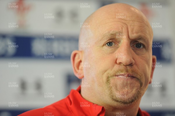 040213 - Wales Rugby Media Interviews -Wales defence coach Shaun Edwards talks to reporters