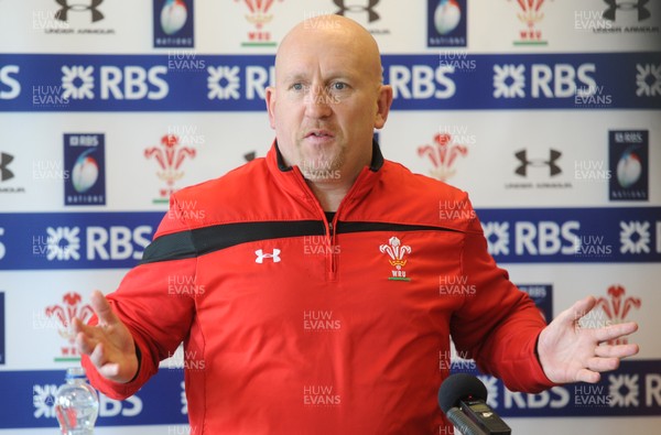 040313 - Wales Rugby Media Interviews -Shaun Edwards talks to reporters