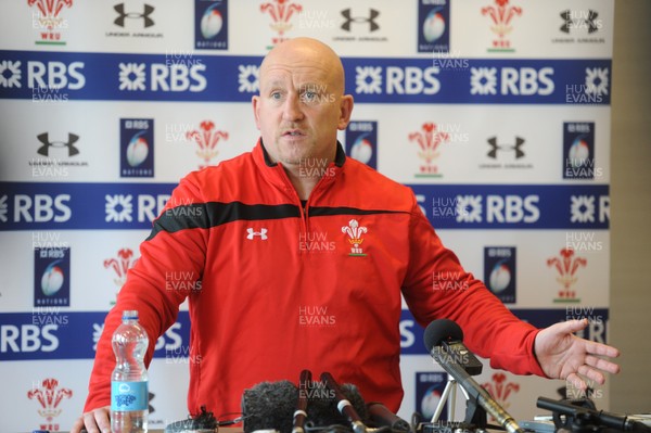 040313 - Wales Rugby Media Interviews -Shaun Edwards talks to reporters