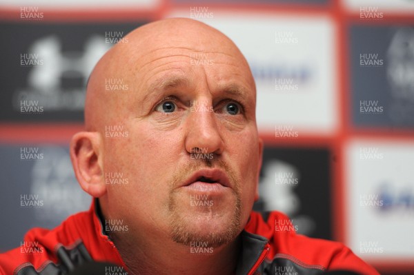 041113 - Wales Rugby Media Interviews -Shaun Edwards talks to reporters