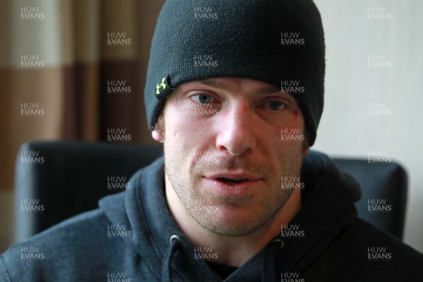 050315 - Wales Media Interviews - Alun Wyn Jones talks to the press