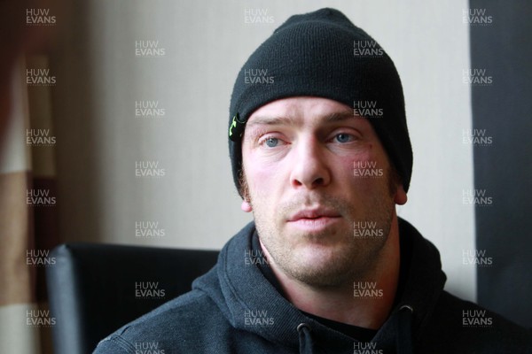 050315 - Wales Media Interviews - Alun Wyn Jones talks to the press