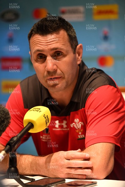 051019 - Wales Rugby Training - Stephen Jones talks to media