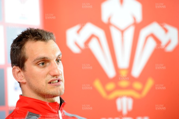 051113 - Wales Rugby Media Interviews - Sam Warburton talks to reporters 