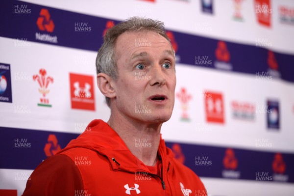 090318 - Wales Rugby Media Interviews -Rob Howley talks to media