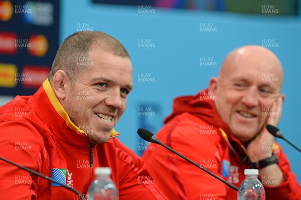 091015 - Wales Rugby Media Interviews -Paul James and Shun Edwards talk to media