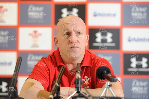 111113 - Wales Rugby Media Interviews -Shaun Edwards talks to reporters