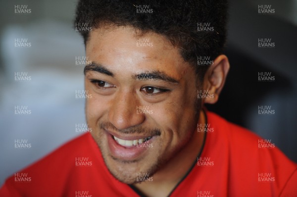 13.09.11 - Wales Rugby Press Conference - Toby Faletau talks to reporters. 