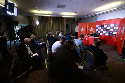 131114 - Wales Rugby Media Interviews -Shaun Edwards talks to media