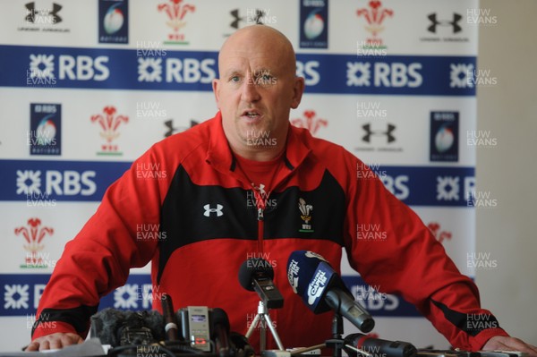 180213 - Wales Rugby Media Interviews -Shaun Edwards talks to reporters